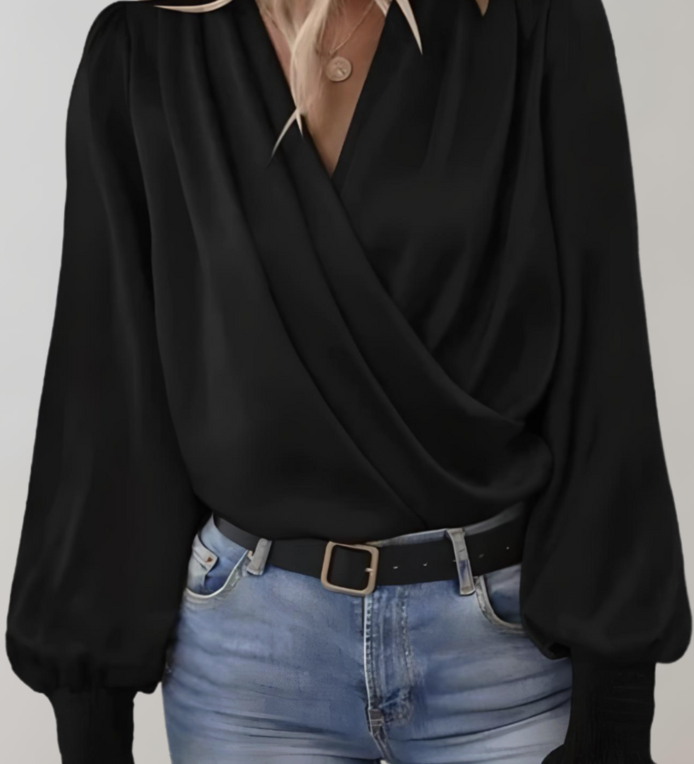 Quinn | Elegantna Bluza s Dugačkim Rukavima i V-Izrezom