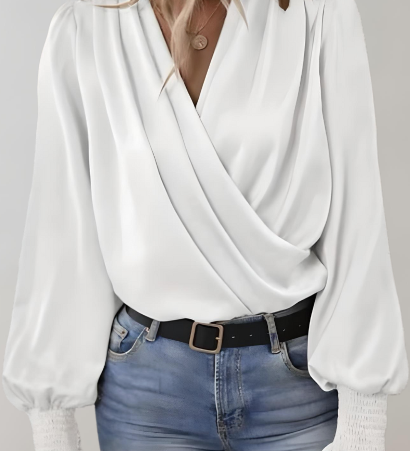 Quinn | Elegantna Bluza s Dugačkim Rukavima i V-Izrezom
