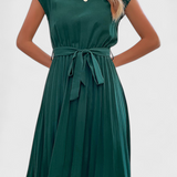 Elegantna Midi Haljina od Lagane Tkanine s Fluidnim Krojem